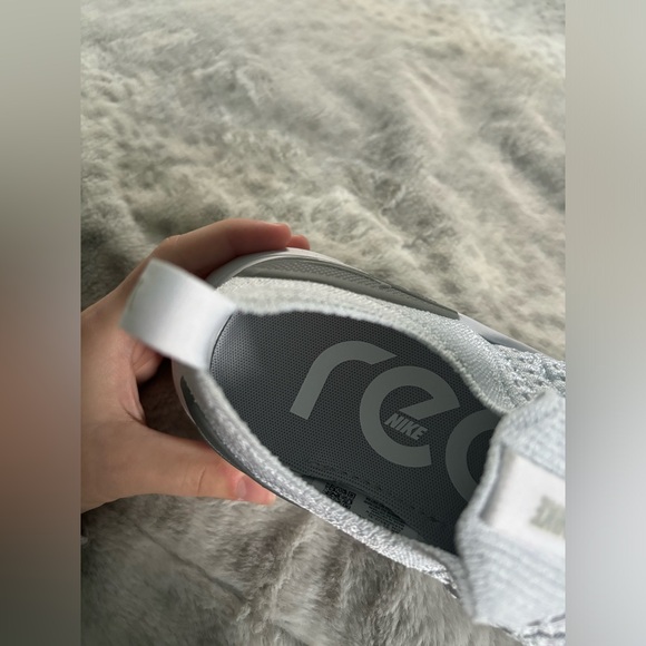 NWB Nike React Phantom Run Flyknit 2 (Wmns) - Picture 7 of 9